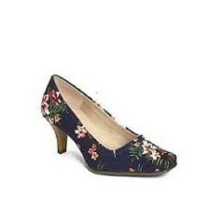 Aerosoles Womens Envy Navy Blue Floral Slip On Stiletto Pump Heels Size 5.5 M